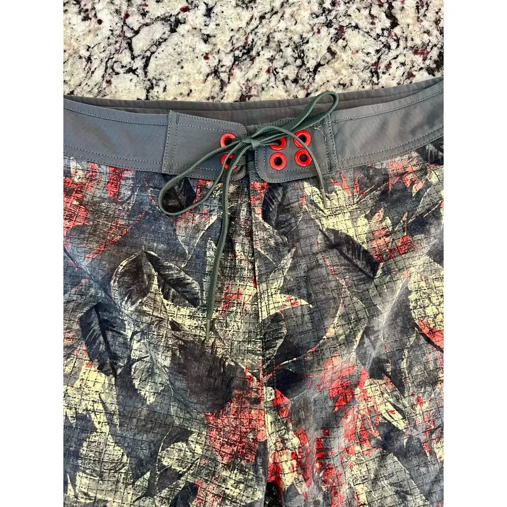 The North Face mens swim trunks shorts size 38 board shorts